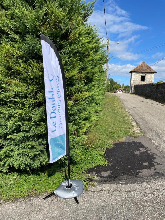 Saint-Victor-de-Morestel Le Double C Bed & Breakfast エクステリア 写真