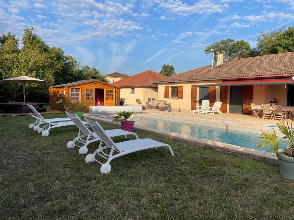 Saint-Victor-de-Morestel Le Double C Bed & Breakfast エクステリア 写真