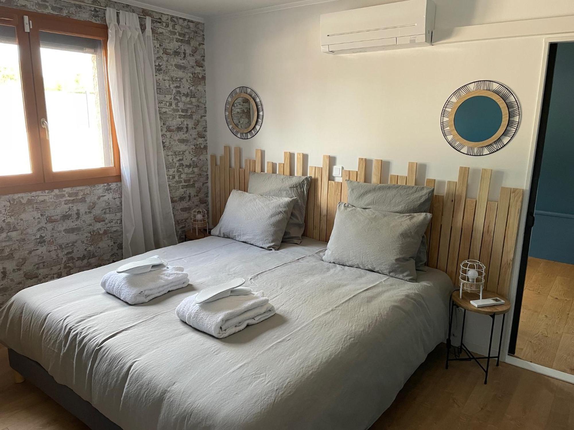 Saint-Victor-de-Morestel Le Double C Bed & Breakfast エクステリア 写真