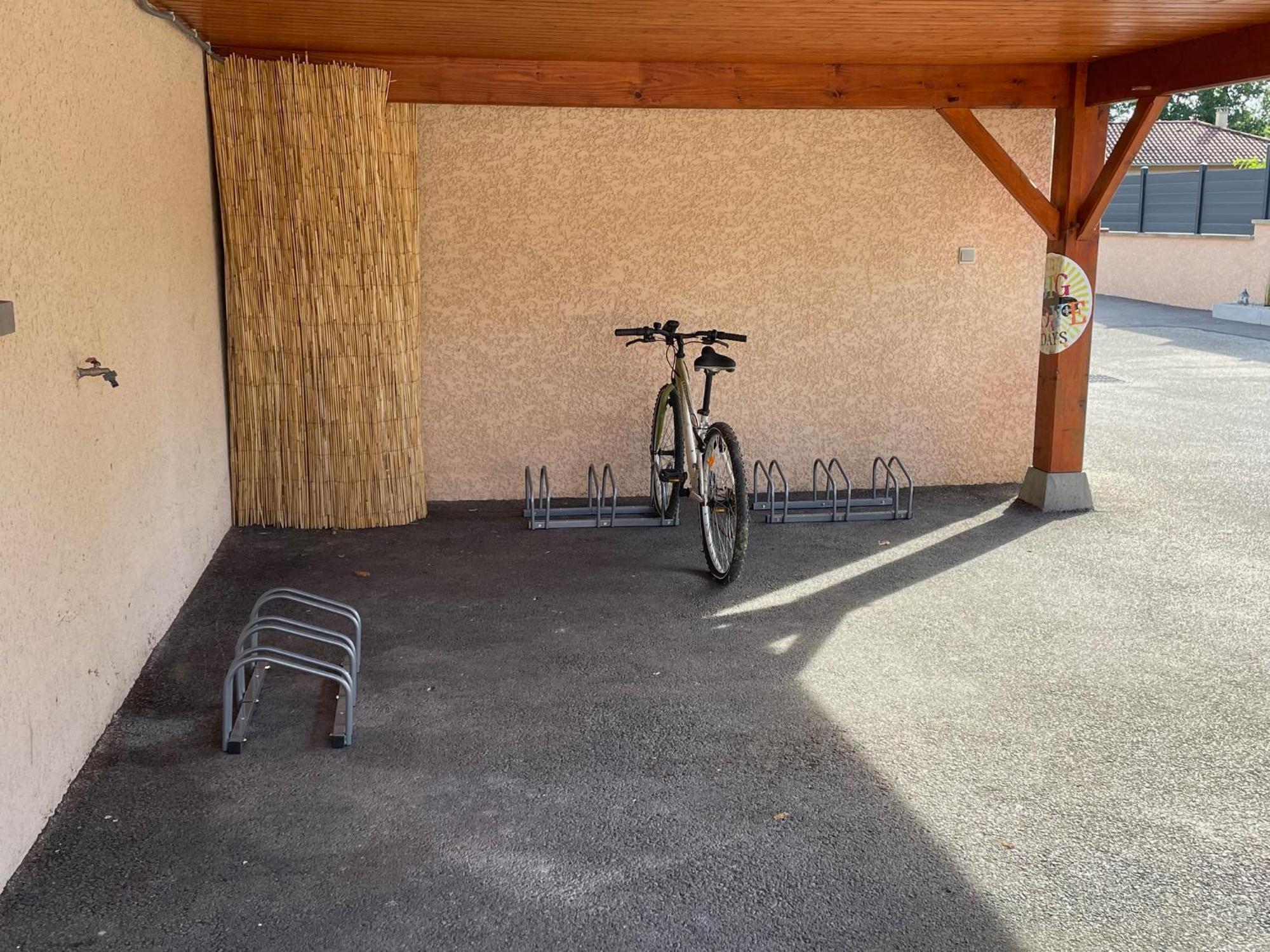 Saint-Victor-de-Morestel Le Double C Bed & Breakfast エクステリア 写真